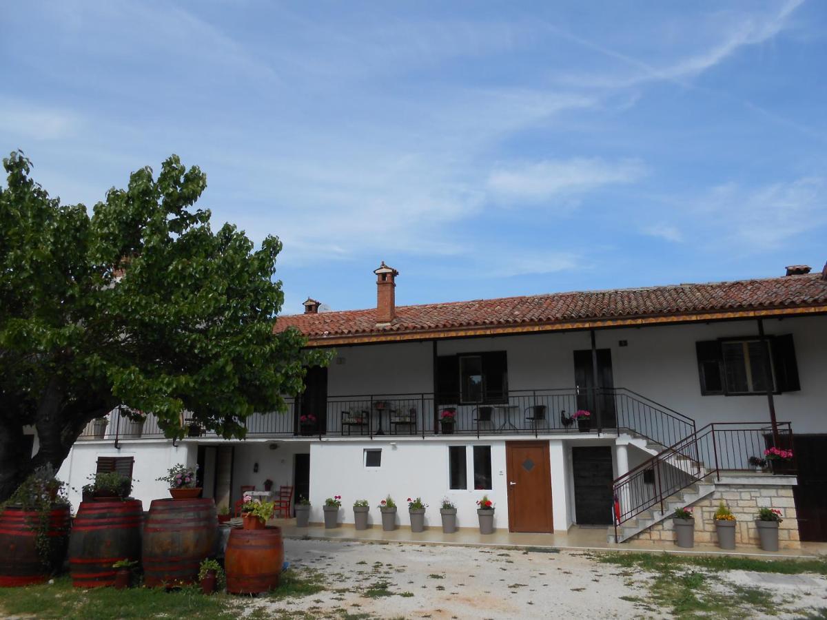 The Golden Well Apartment Rovinj Exterior photo